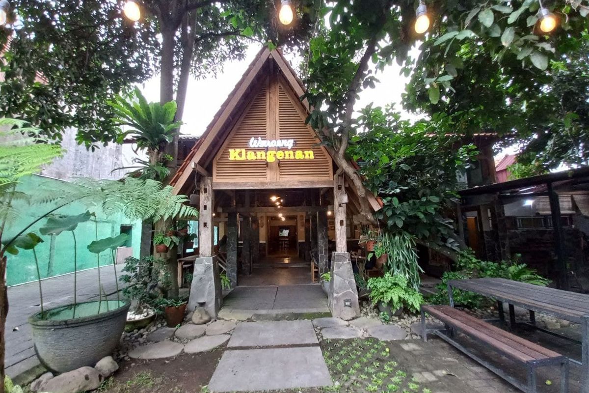 Rasakan Keunikan Warung Klangenan: Santap Sambil Menikmati Tungku Bakar Tradisional